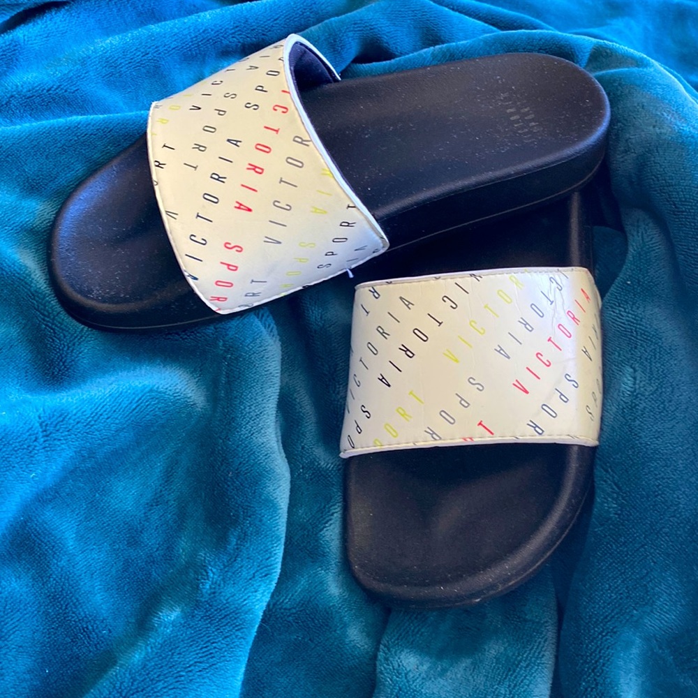 Victoria Sport Slides